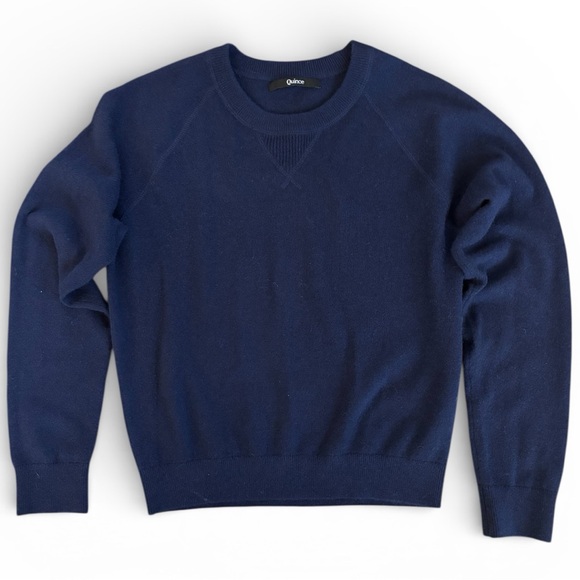 QUINCE Mongolian Cashmere Crewneck Sweater in True Navy (M) - Picture 2 of 8